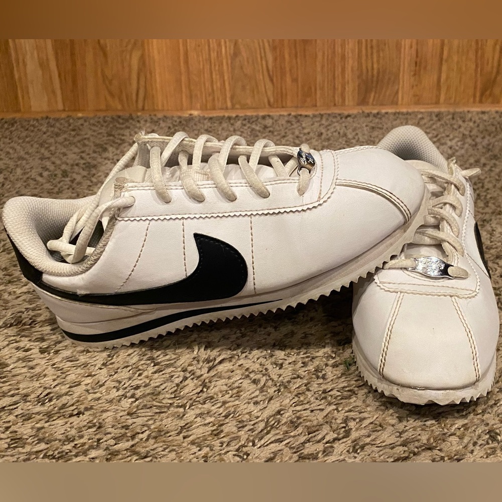 Youth Nike Cortez 72 tennis shoes